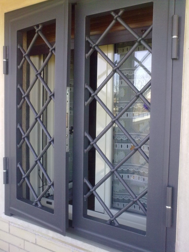 Inferriate di sicurezza su misura per finestre e porte