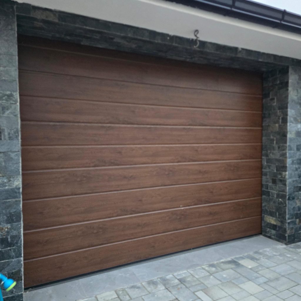 Porta garage in alluminio su misura
